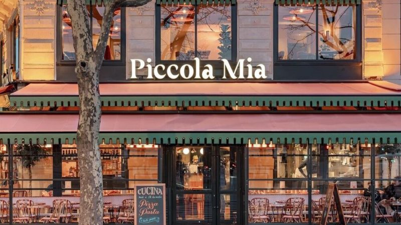 Piccola Mia célèbre l'Italie place de la République